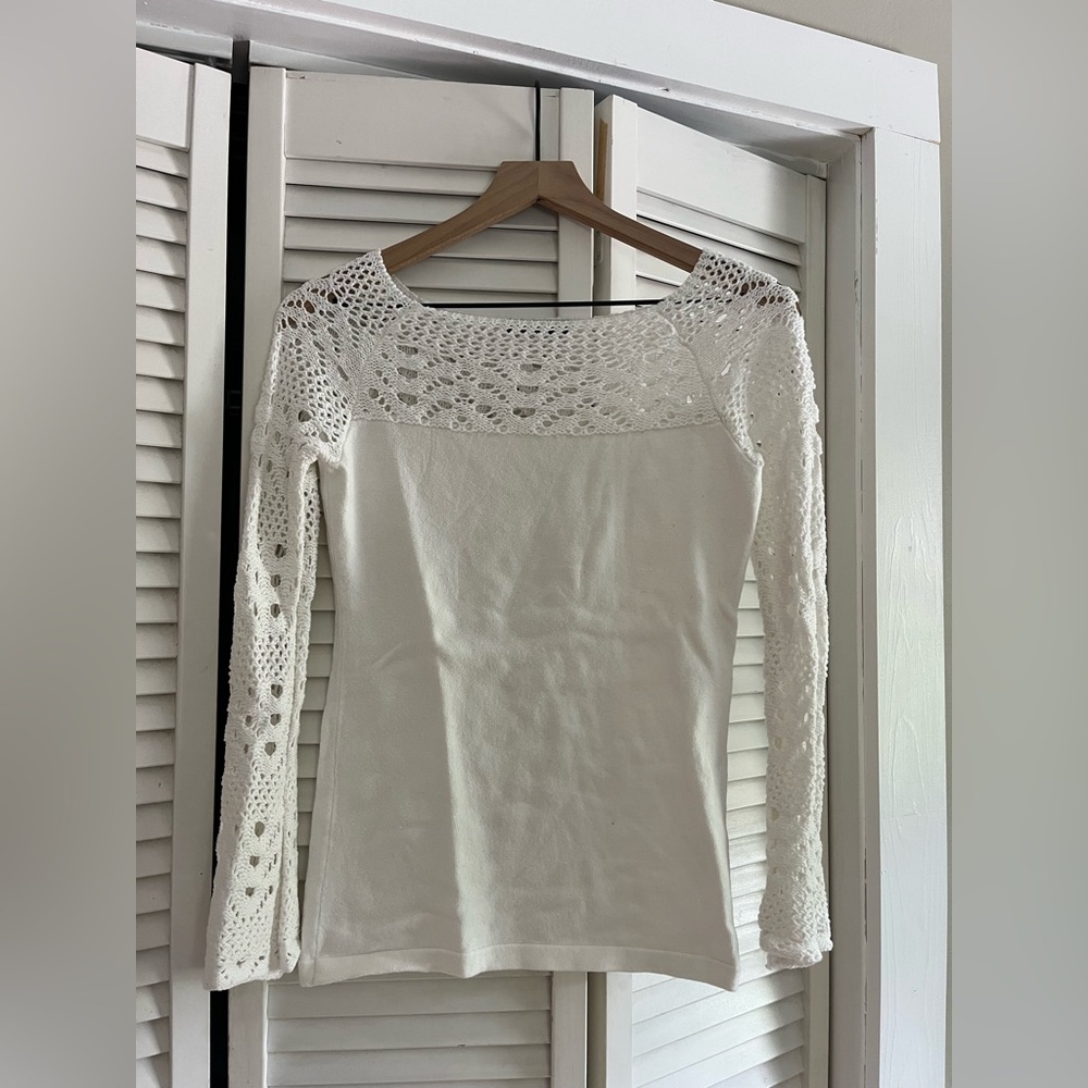 PattyBoutik White Fitted Lace Sleeve Blouse